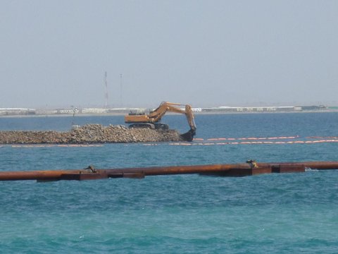 沙特導堤工程建設